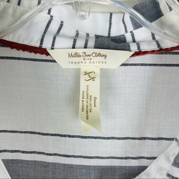 Matilda Jane white grey striped lightweight button down coastal shirt large - Picture 7 of 10